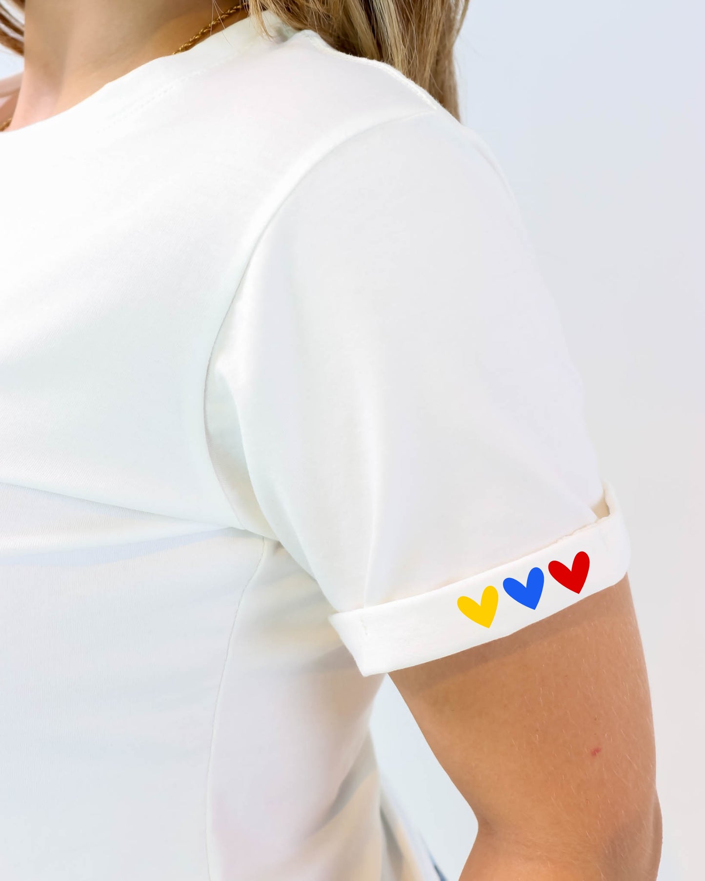 Camiseta de mujer "Corazones Tricolor" en Tela Fria | Maitex
