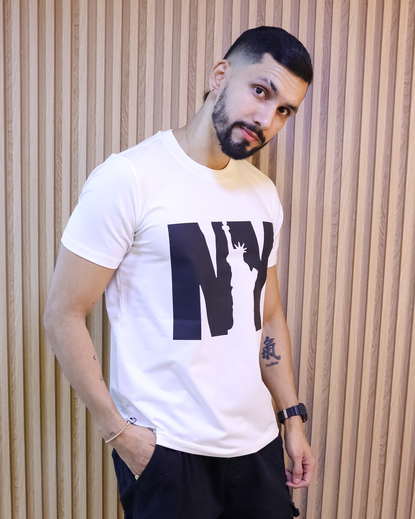 Camiseta Hombre Tela Fría – “NY Liberty Silhouette” Maitex