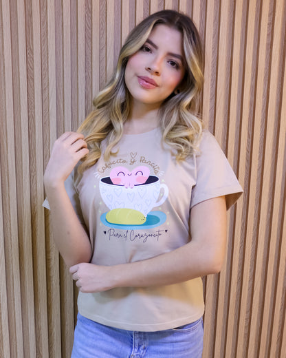 Camiseta Mujer Tela Fría – “Cafecito y Pansito”