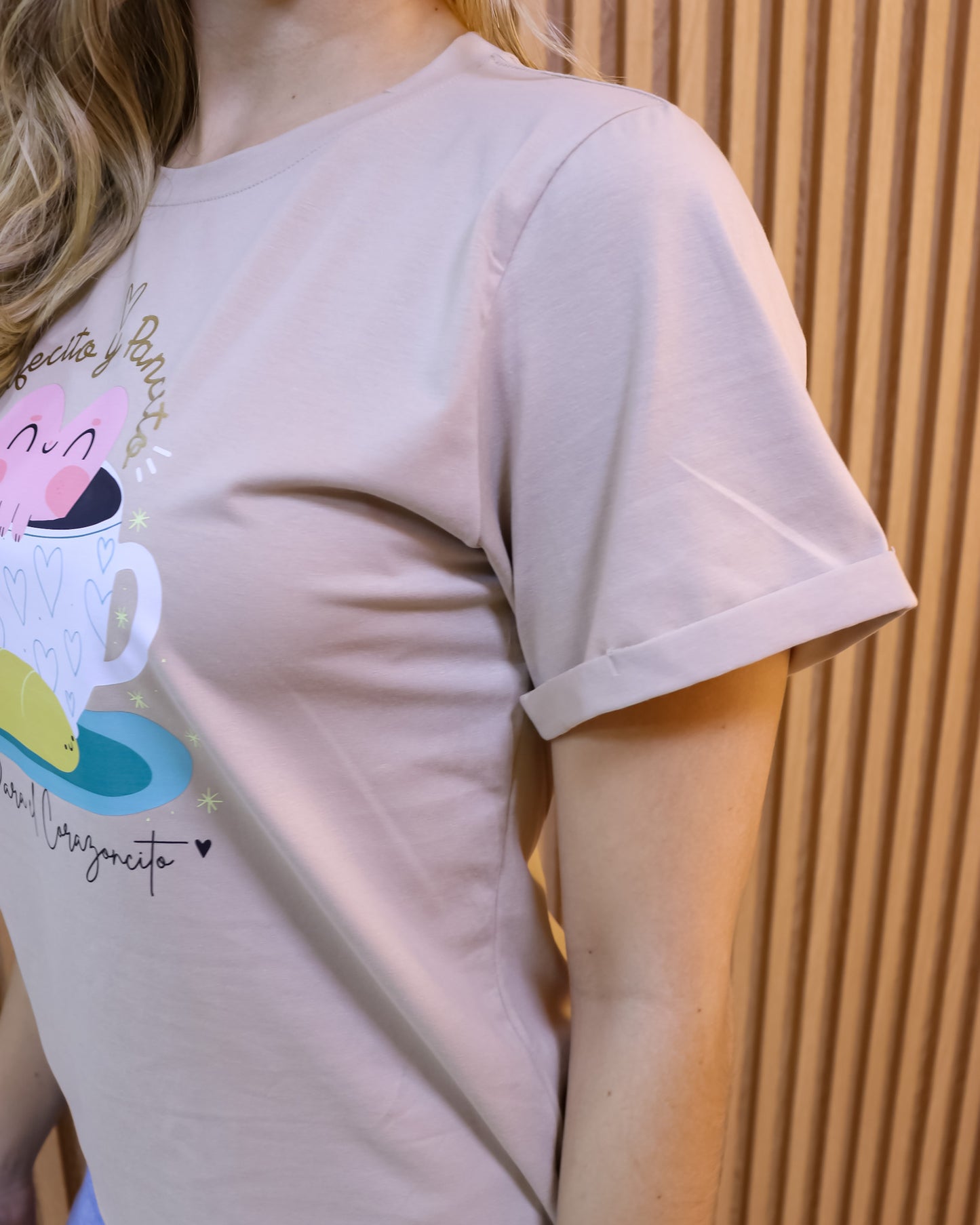 Camiseta Mujer Tela Fría – “Cafecito y Pansito”