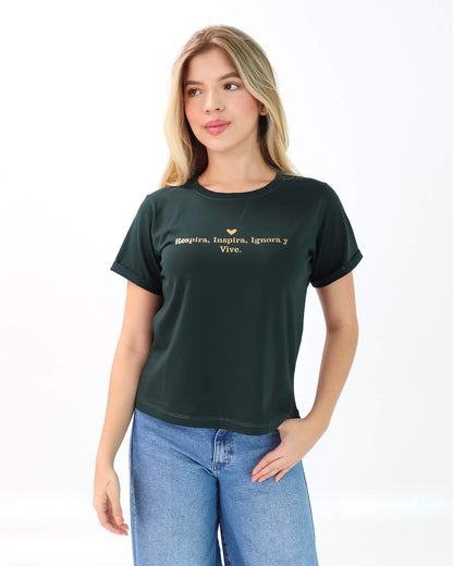 Camiseta de Mujer "Respira, Inspira, Ignora y Vive" en Tela Fría | Maitex