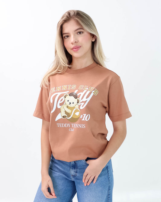 Camiseta de Mujer "Teddy Tennis Club" en Algodón Peruano Premium | Maitex